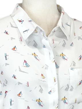 Contemporaine white skier shirt